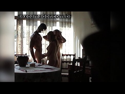 ❤️ Bidh caraidean gnè a 'toirt cuireadh dha fear mòr agus triùir còmhla ris ☑ Porno leinn gd.drpornofilme.ru ❌❤